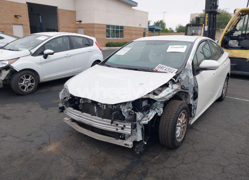 Photo 6 of 2016 Toyota Prius TWO (VIN JTDKBRFU0G3003930)