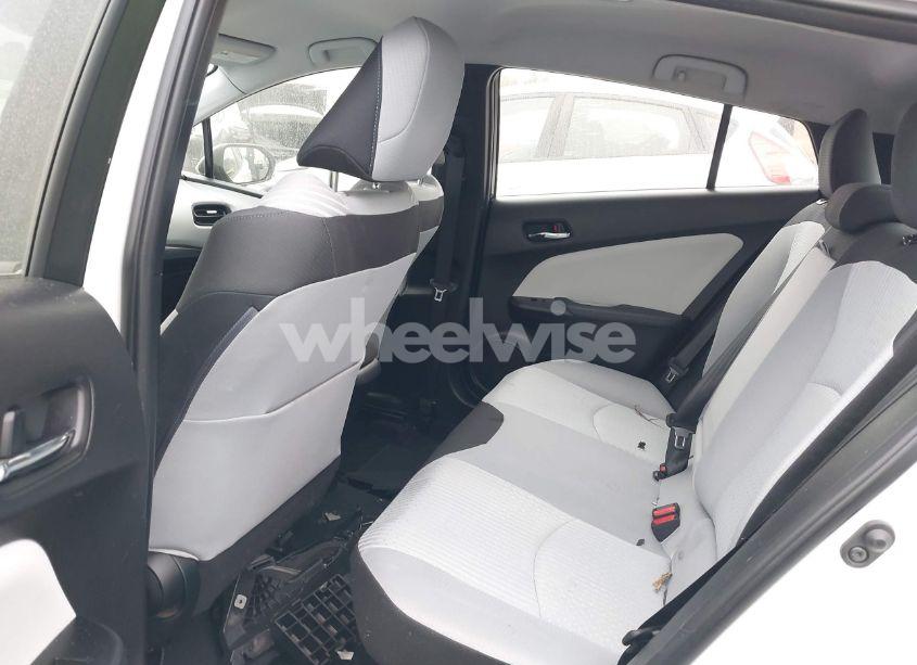 Photo 8 of 2016 Toyota Prius TWO (VIN JTDKBRFU0G3003930)