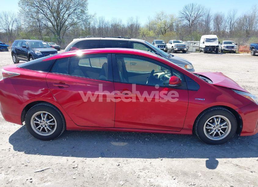 Photo 13 of 2016 Toyota Prius TWO (VIN JTDKBRFU0G3502162)