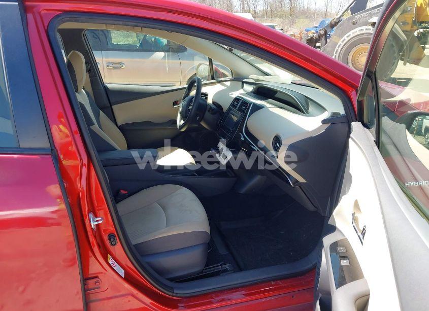 Photo 5 of 2016 Toyota Prius TWO (VIN JTDKBRFU0G3502162)