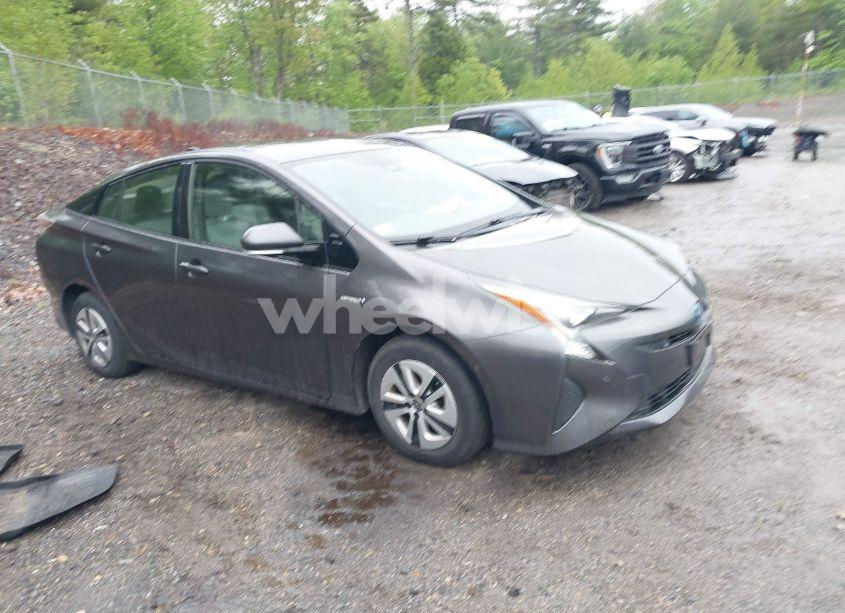 2017 Toyota Prius TWO (VIN JTDKBRFU0H3578319) main photo