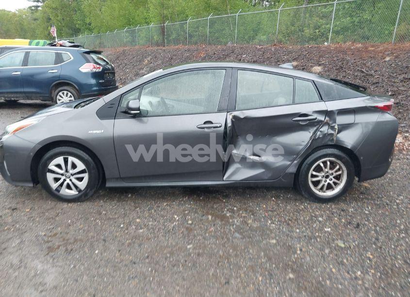 Photo 14 of 2017 Toyota Prius TWO (VIN JTDKBRFU0H3578319)