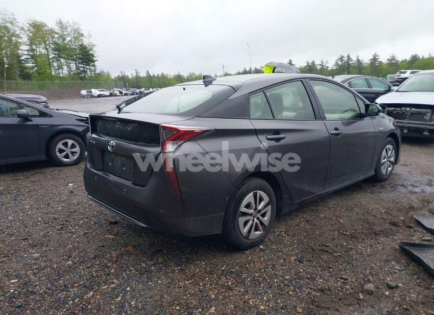 Photo 4 of 2017 Toyota Prius TWO (VIN JTDKBRFU0H3578319)