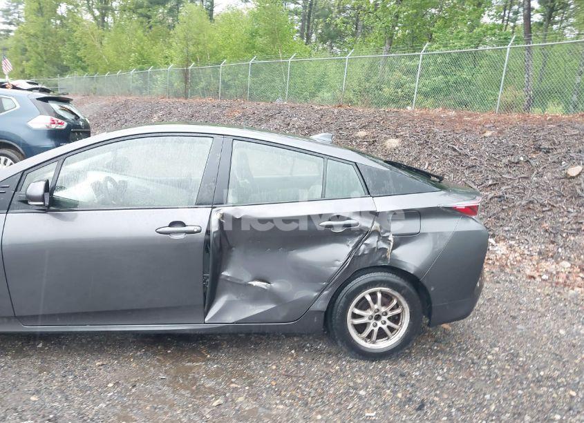 Photo 6 of 2017 Toyota Prius TWO (VIN JTDKBRFU0H3578319)