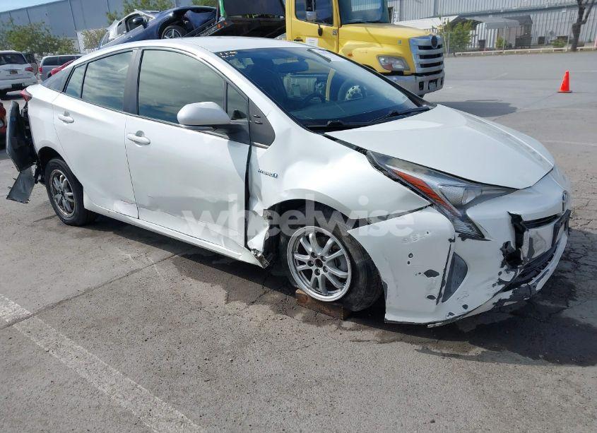 2016 Toyota Prius TWO (VIN JTDKBRFU1G3021322) main photo