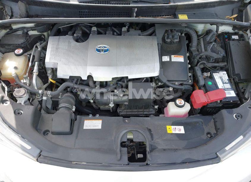 Photo 10 of 2016 Toyota Prius TWO (VIN JTDKBRFU1G3021322)