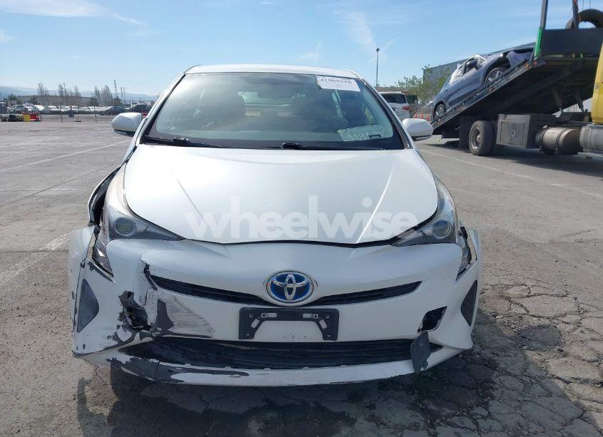 Photo 12 of 2016 Toyota Prius TWO (VIN JTDKBRFU1G3021322)