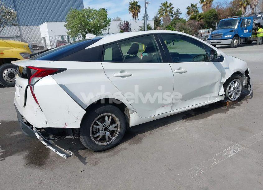 Photo 4 of 2016 Toyota Prius TWO (VIN JTDKBRFU1G3021322)