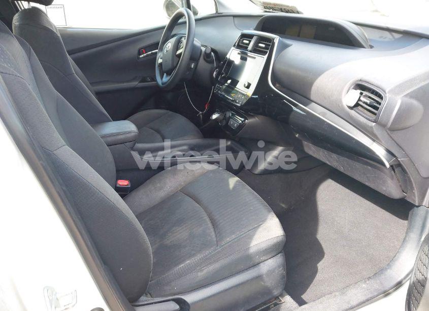 Photo 5 of 2016 Toyota Prius TWO (VIN JTDKBRFU1G3021322)