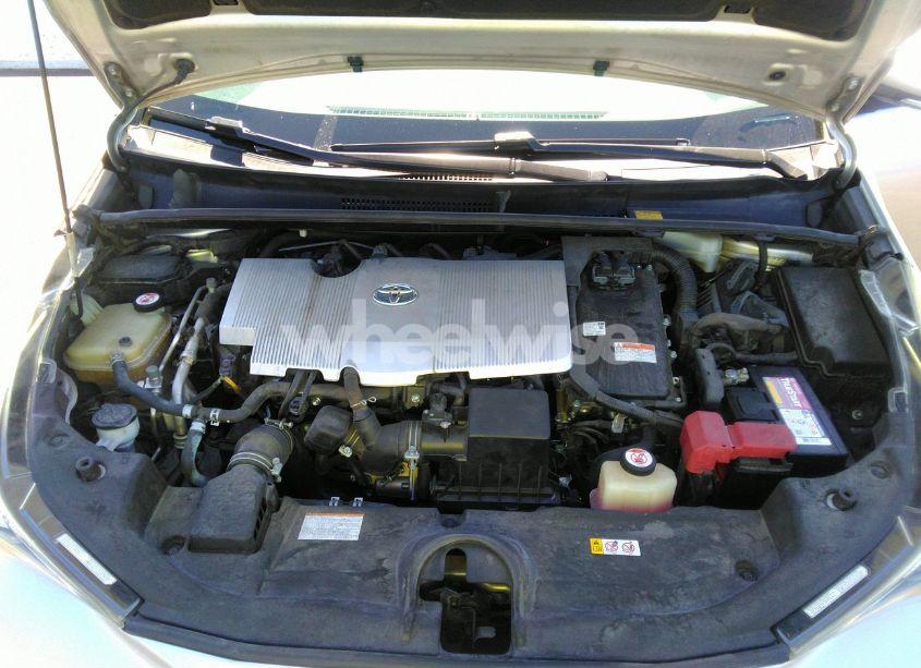 Photo 10 of 2017 Toyota Prius TWO (VIN JTDKBRFU1H3551324)