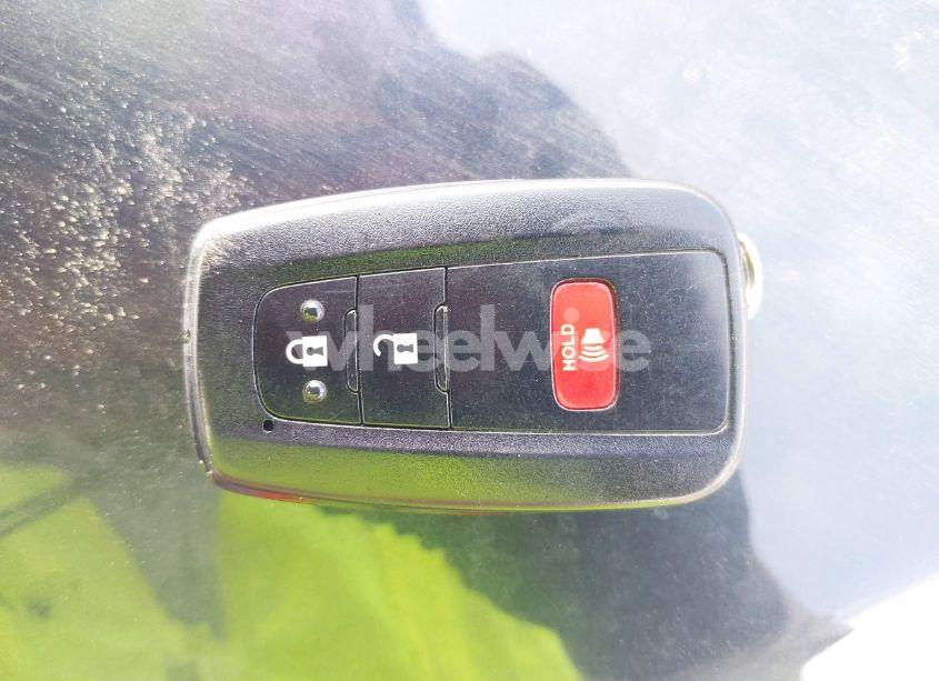 Photo 11 of 2018 Toyota Prius (VIN JTDKBRFU1J3601970)