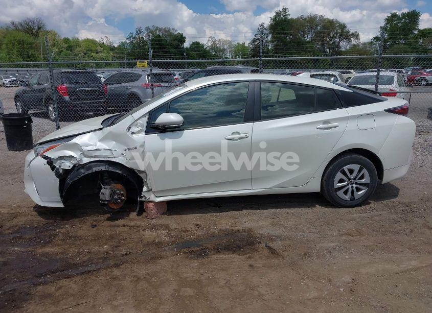 Photo 14 of 2018 Toyota Prius TWO (VIN JTDKBRFU2J3591000)