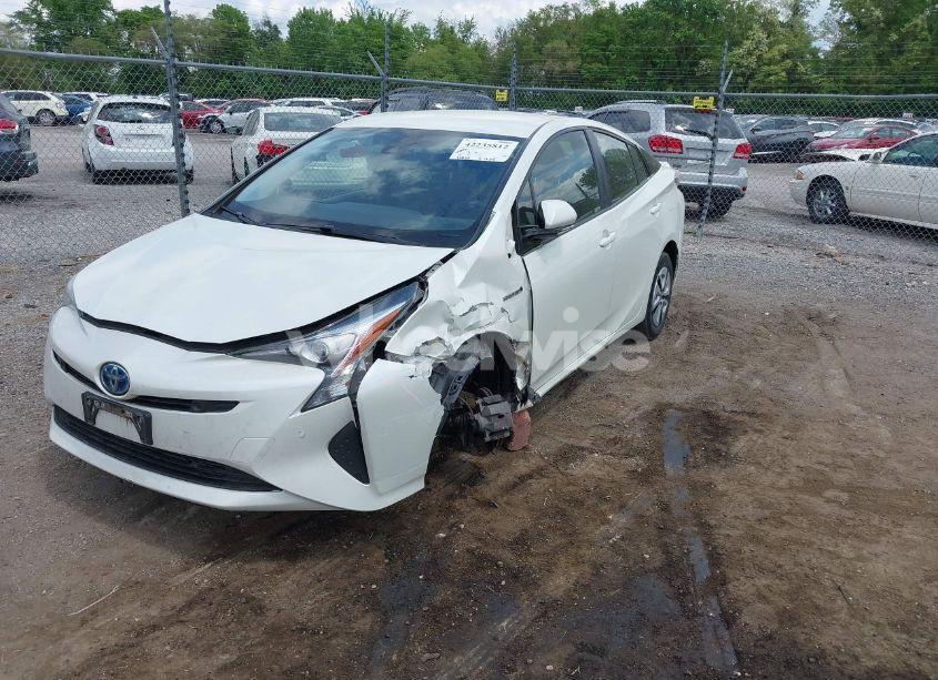 Photo 2 of 2018 Toyota Prius TWO (VIN JTDKBRFU2J3591000)