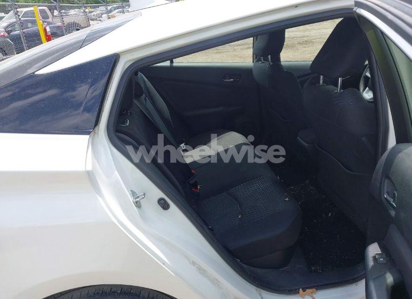 Photo 8 of 2018 Toyota Prius TWO (VIN JTDKBRFU2J3591000)