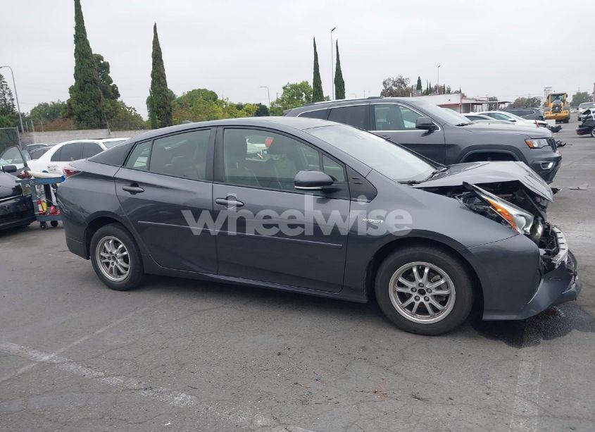 Photo 13 of 2016 Toyota Prius TWO (VIN JTDKBRFU3G3013237)