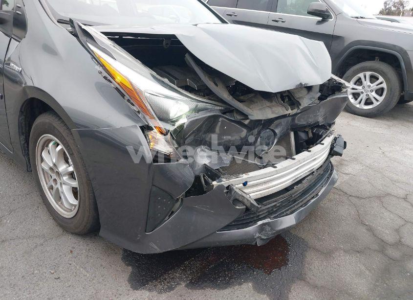 Photo 6 of 2016 Toyota Prius TWO (VIN JTDKBRFU3G3013237)