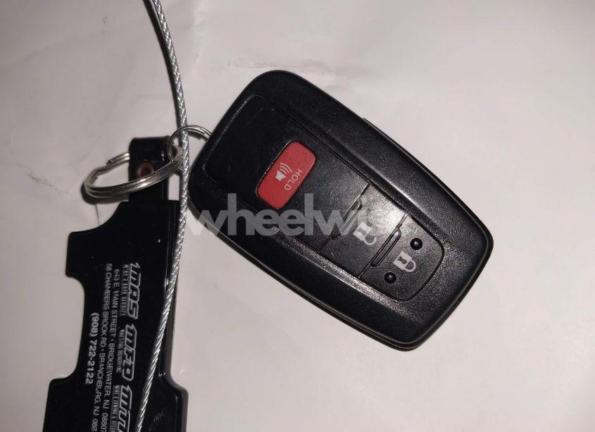 Photo 11 of 2016 Toyota Prius TWO (VIN JTDKBRFU3G3504522)