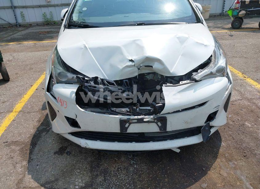 Photo 6 of 2017 Toyota Prius TWO (VIN JTDKBRFU3H3045770)