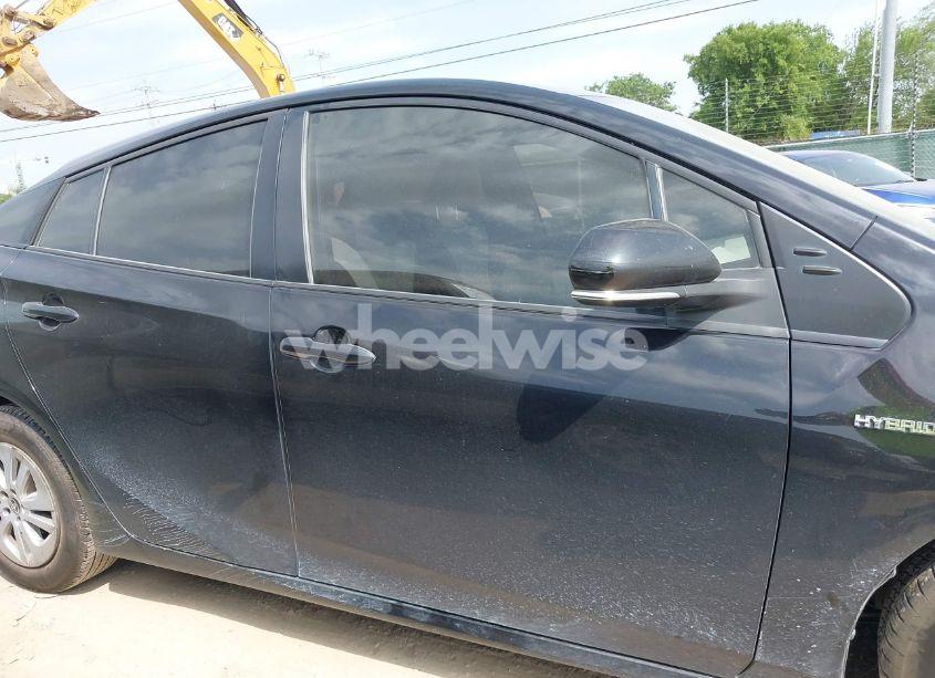 Photo 13 of 2016 Toyota Prius TWO (VIN JTDKBRFU4G3509129)