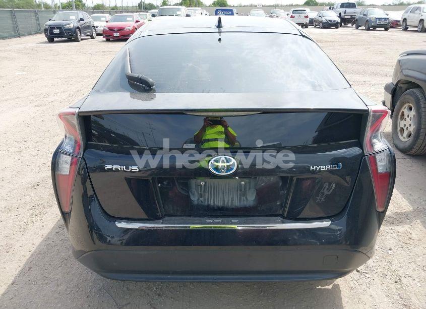 Photo 16 of 2016 Toyota Prius TWO (VIN JTDKBRFU4G3509129)