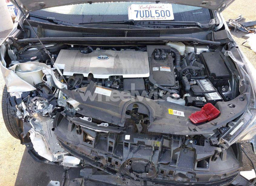 Photo 10 of 2017 Toyota Prius TWO (VIN JTDKBRFU5H3024807)