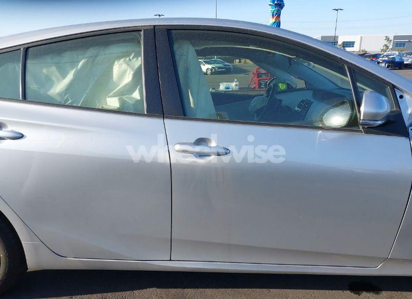 Photo 14 of 2017 Toyota Prius TWO (VIN JTDKBRFU5H3024807)