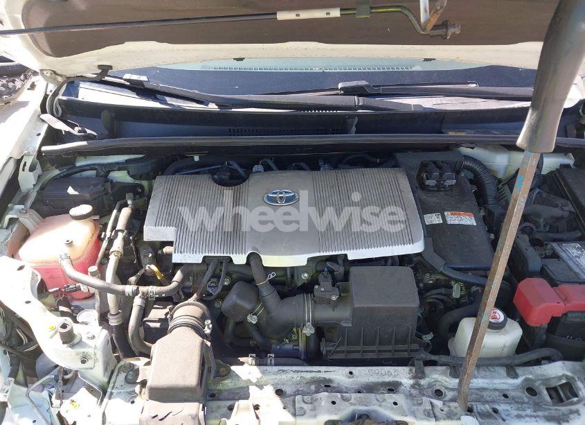 Photo 10 of 2016 Toyota Prius TWO (VIN JTDKBRFU6G3021221)