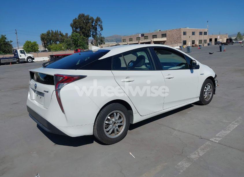 Photo 4 of 2016 Toyota Prius TWO (VIN JTDKBRFU6G3021221)