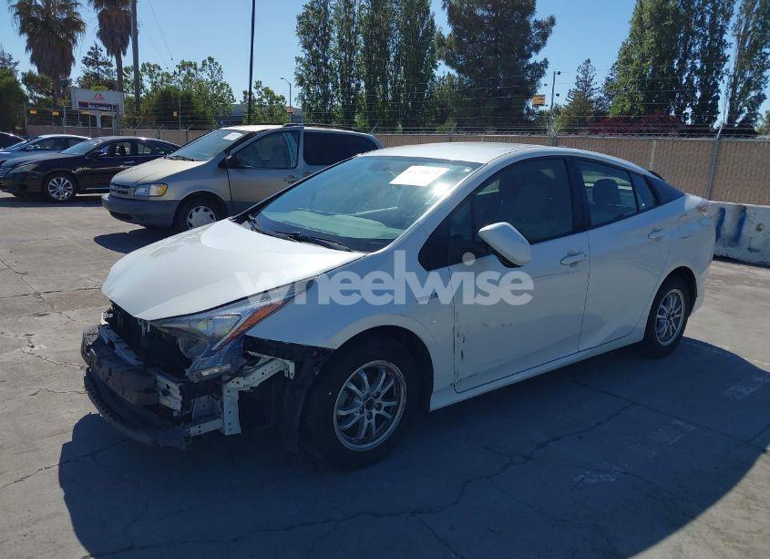 Photo 6 of 2016 Toyota Prius TWO (VIN JTDKBRFU6G3021221)