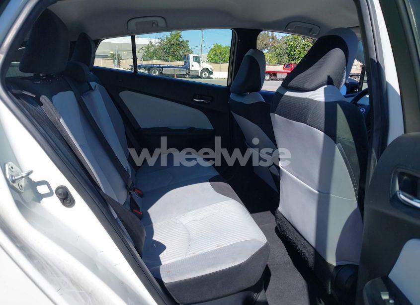 Photo 8 of 2016 Toyota Prius TWO (VIN JTDKBRFU6G3021221)