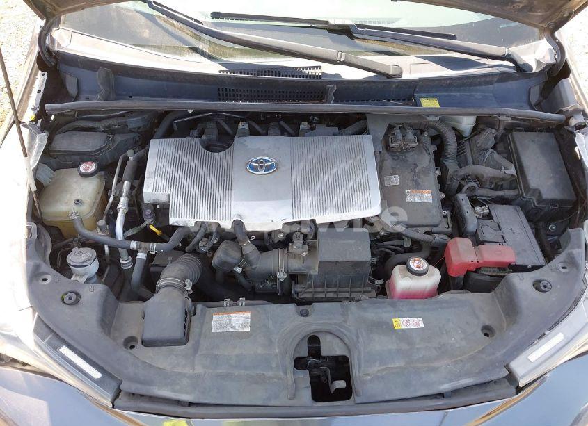 Photo 10 of 2017 Toyota Prius TWO (VIN JTDKBRFU6H3046752)