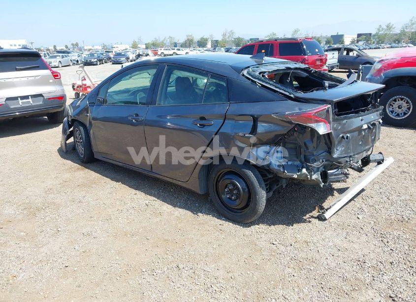 Photo 3 of 2017 Toyota Prius TWO (VIN JTDKBRFU6H3046752)