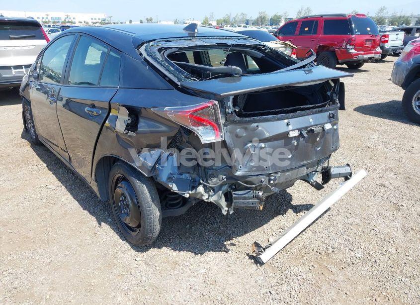 Photo 6 of 2017 Toyota Prius TWO (VIN JTDKBRFU6H3046752)