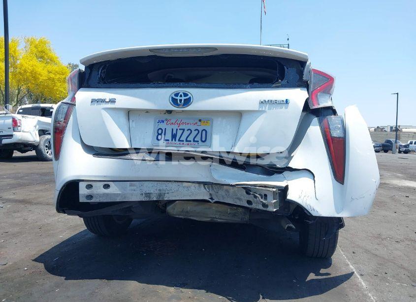 Photo 6 of 2016 Toyota Prius TWO (VIN JTDKBRFU7G3518553)