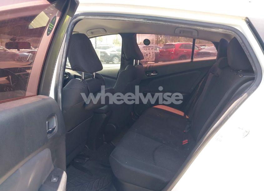 Photo 8 of 2016 Toyota Prius TWO (VIN JTDKBRFU7G3518553)