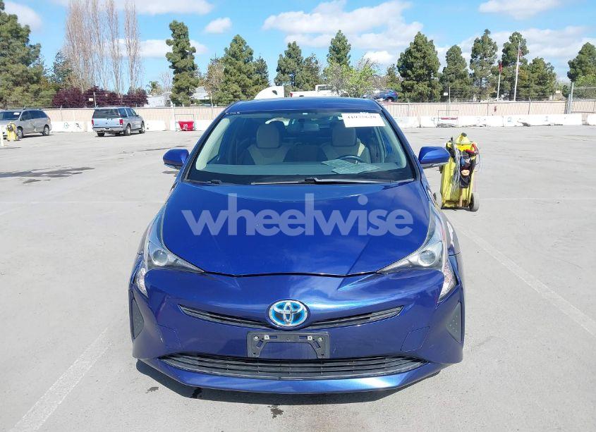 Photo 12 of 2016 Toyota Prius TWO (VIN JTDKBRFU7G3528399)