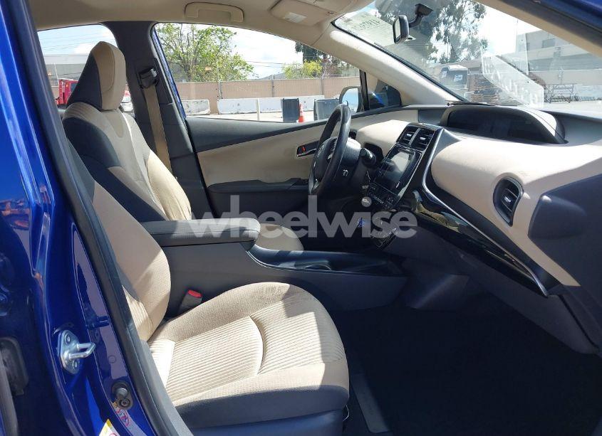 Photo 5 of 2016 Toyota Prius TWO (VIN JTDKBRFU7G3528399)