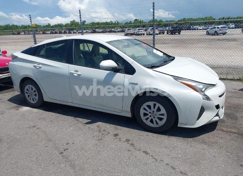 Photo 13 of 2017 Toyota Prius TWO (VIN JTDKBRFU7H3027711)