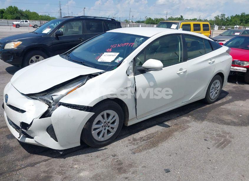 Photo 14 of 2017 Toyota Prius TWO (VIN JTDKBRFU7H3027711)