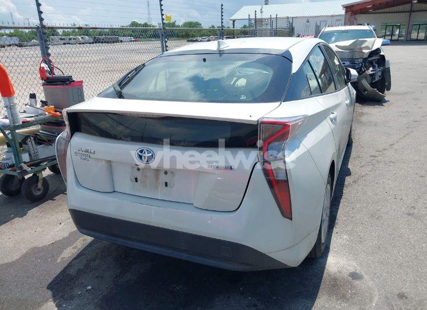 Photo 16 of 2017 Toyota Prius TWO (VIN JTDKBRFU7H3027711)