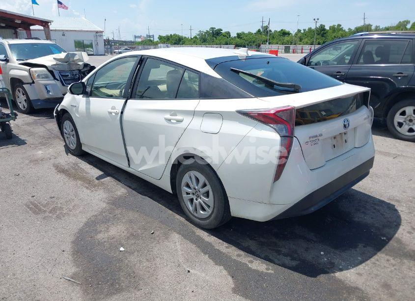 Photo 3 of 2017 Toyota Prius TWO (VIN JTDKBRFU7H3027711)