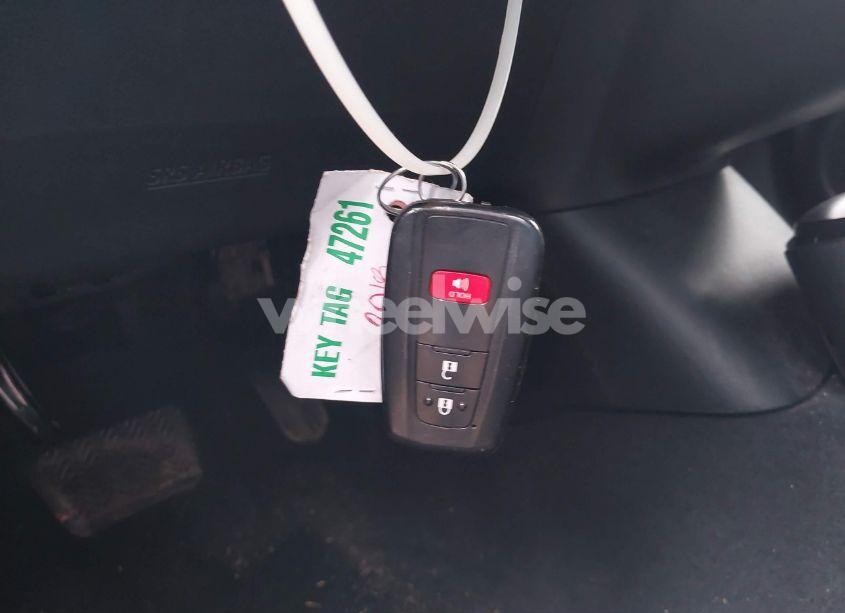 Photo 11 of 2018 Toyota Prius TWO (VIN JTDKBRFU7J3065008)