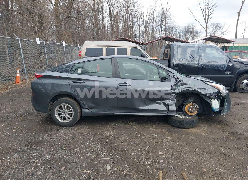 Photo 13 of 2018 Toyota Prius TWO (VIN JTDKBRFU7J3065008)