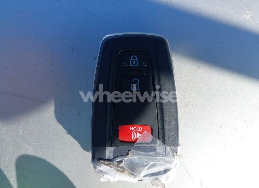 Photo 11 of 2018 Toyota Prius ONE (VIN JTDKBRFU7J3079829)