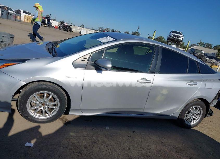 Photo 15 of 2018 Toyota Prius ONE (VIN JTDKBRFU7J3079829)