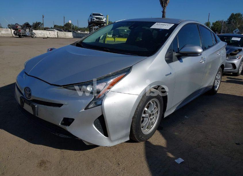 Photo 2 of 2018 Toyota Prius ONE (VIN JTDKBRFU7J3079829)