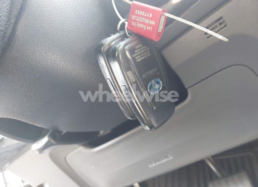 Photo 11 of 2016 Toyota Prius TWO (VIN JTDKBRFU8G3006610)