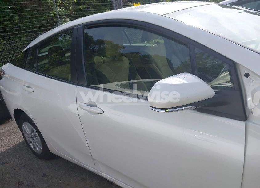 Photo 13 of 2016 Toyota Prius TWO (VIN JTDKBRFU8G3006610)