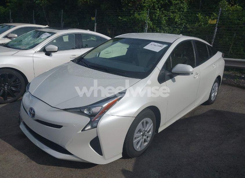 Photo 2 of 2016 Toyota Prius TWO (VIN JTDKBRFU8G3006610)