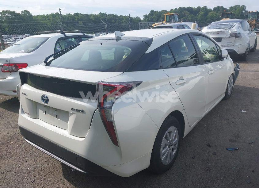 Photo 4 of 2016 Toyota Prius TWO (VIN JTDKBRFU8G3006610)